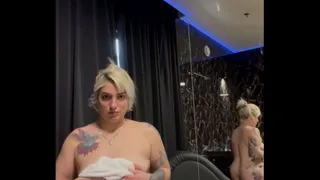Squirting in a hotel