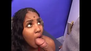 Hot indian chick with huse buttocks is showing her fucking skills