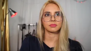 Colombian blonde with perfect tits starts her career in porn