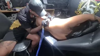 Aventuras do Casal Mattos - We went to the tattoo artist to get a tattoo with our names but Nicoly Mattos asked to tattoo her pussy SUCK me