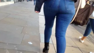 Candid Culona Latin ass