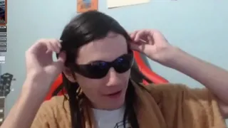 Shark laughing at José the rat on the live