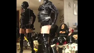 Roxina2005BizarreSexyRubberGurl050405XXL.WMV