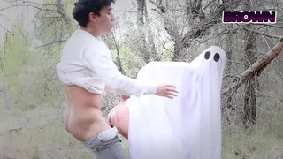 I found a ghost who makes you fuck him in the middle of the forest