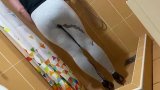 MILF in legging get Pee from Him on ass and Omorashi too