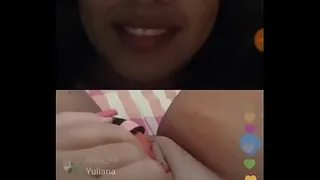 P07Safada showing her shaved pussy live