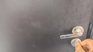 Woman caught by her husband showing her pussy in an explicit live.