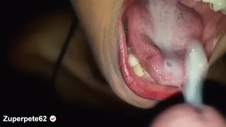 My sexy stepsister Susy gives me a blowjob and she receives all the milk in her little mouth