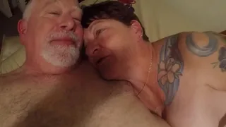MATURE GIVING GREAT BLOWJOB