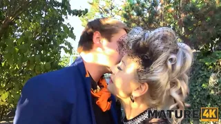 MATURE4K. Meeting the rich mature woman outdoors leads to fooling around