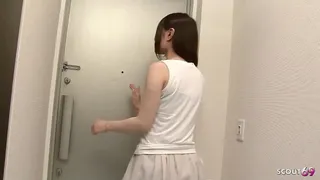 Nymphomaniac Skinny Japanese Girl seduce to Pizza Boy to uncensored Creampie Fuck