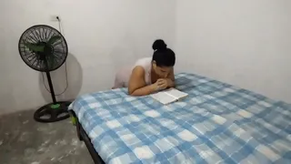 My disgusting stepfather makes me fall into sin and I give him a delicious blowjob and I end up doing my first time anal, it hurts but very delicious