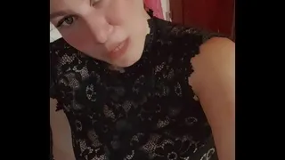 Playing alone, waiting for my love ... he promised me something delicious !!