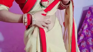 Made lie on the bed and hit her pussy fiercely