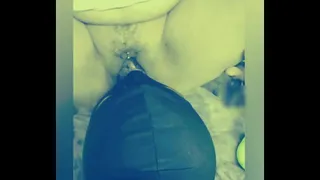 Receiving delicious blowjobs in the pussy- golden shower on my husband's face, my husband takes my squirt wet vagina full of squirt drink