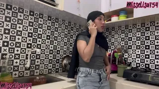 ARAB NIQAB MUSLIM WIFE VISIT MASSAGE, THE MASSEUR WANNA FUCK AND BY COCK SLIDDING TO HER GORGEOUS BODY