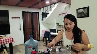 Between stepbrothers Cris and Anita Ferro they prepared a good fuck in the kitchen