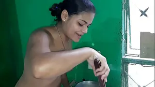 Esther Tigress all naked cooking and calling everyone to eat, but she has to be naked like her