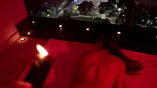 Red room! Hot tattooed girl having sex with a gifted Negão in the red room!
