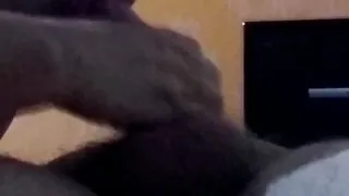 The japinha half-step sister secretly sucks her half-brother until he cums in her mouth, while everyone else is lying beside her.