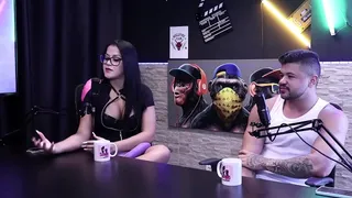 He went to record with a girl, but he loves sucking, and about the prejudice in his tattoos... - Emy Tatuada