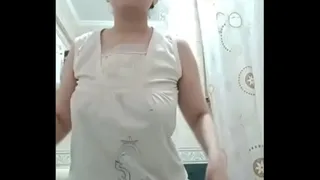 Completely naked Egyptian girl