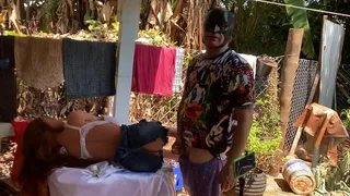 aproveitando que a patroa nu ven soco a mao no cu da novinha ( sex toy )