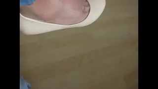 French Queen of shoeplay also is a secretary