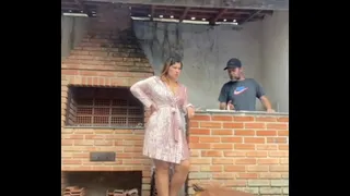 The Boss asked the Bricklayer to look at the toilet, just to be alone with him, she was left alone in the bathroom