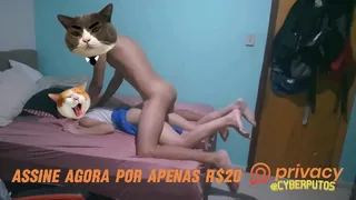 boyfriend eats girlfriend who was on the laptop