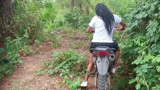 Stepsister gets her tight pussy fucked without a condom in paradise