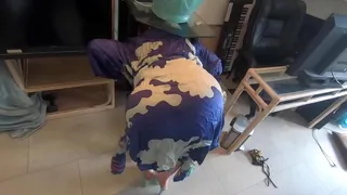 Pervert Boy Takes Advantage Of Stuck Step Mom