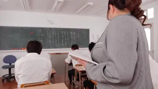 A student who has an immoral relationship has come to seek a relationship even in the school. A dangerous act that ends the teacher's life if it is discovered. Reiko tries to resist, but there is no way she can resist the strength of the young man wh