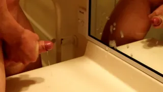 HOT WHITE GUY WITH THICK COCK SPEWS CUM EVERYWHERE AFTER JERKING OFF HD VIDEO!