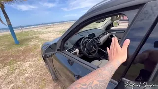 I met a hottie on the beach in São Paulo and fucked her nicely in an abandoned kiosk