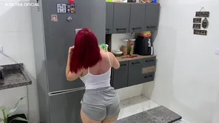 I managed to hire this maid, I was crazy about her ass, look at the clothes she came to my house in