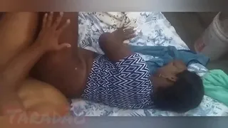 Hand the pussy
