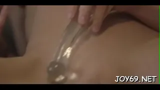 Sweetheart in a kinky solo act