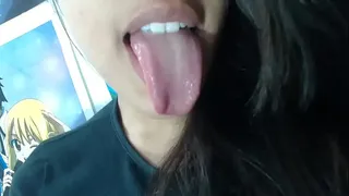 I like to masturbate and play with my pussy