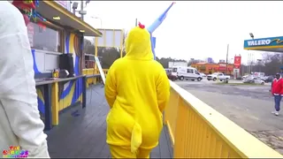 Gibby Clown, Santana Red - Twerking at Twerk Chicken