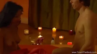 A relaxing body massage to arouse and relax the body.