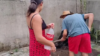 I went to tease him while he was working in the yard and I ended up getting what I fucking wanted (FULL VIDEO RED)