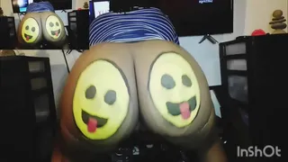 This ass so round watch it bounce