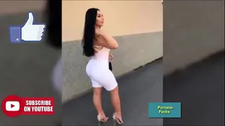 LOUISE ELLA Show Her Big Ass