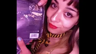 Bonneyuwu - 10:02 cosplay Leia showing her treasures - star wars