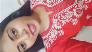 Desi virgin girl quenches her thirst with banana