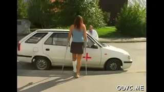 Hottie gives a steamy irrumation