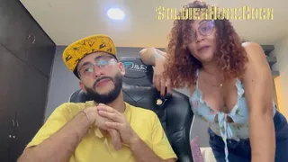 The MILF Roxana visits me and ends up sucking my cock