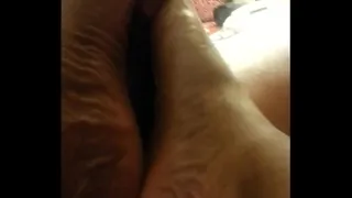 Plickity's feet makes his dick pop