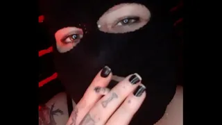 Masked hoe suck a dick n smoke